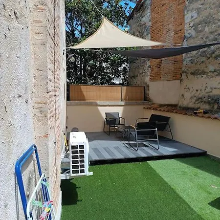 Centre Historique Avec Terrasse Et Climatise Perigueux