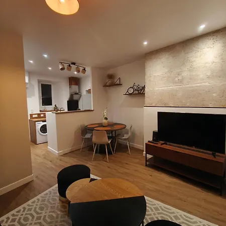 Appartement Centre Historique Avec Terrasse Et Climatise *